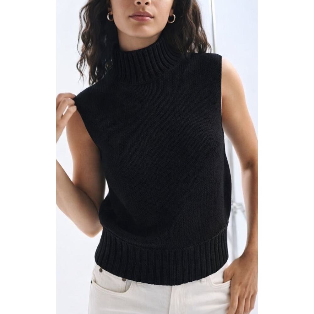 Abercrombie & Fitch Mock Neck Sweater Vest XS Black Minimalist Quiet Luxury